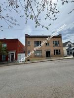 featured image of 808 W Broadway St