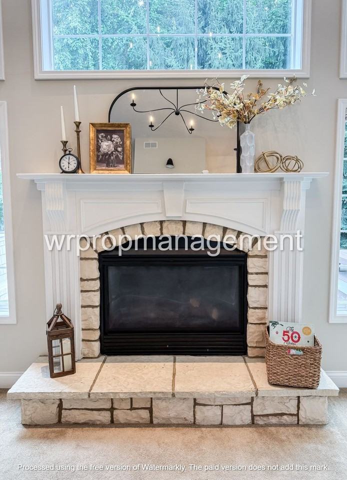 1379 Castlebury Dr - Photo 6 of 14