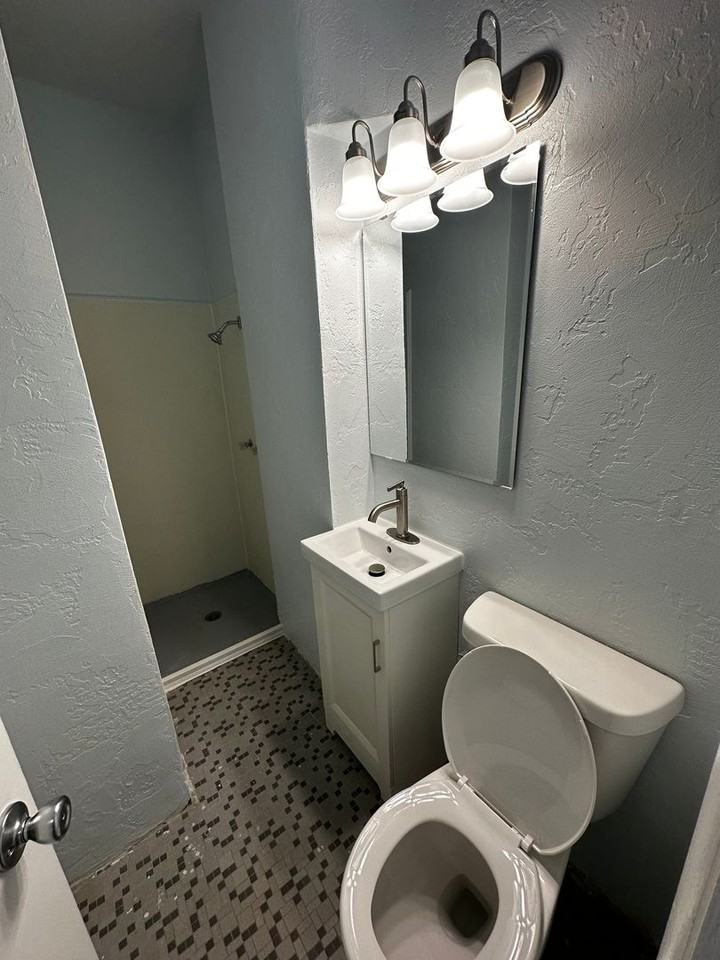 338 N. High St. - Photo 4 of 10