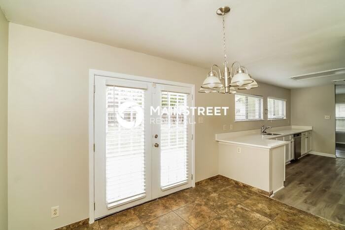 8119 Grimchester - Photo 4 of 17