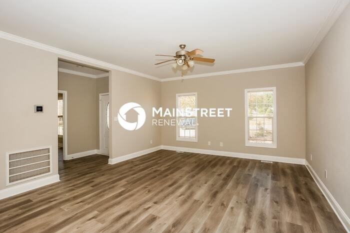 205 S Upright St - Photo 5 of 16