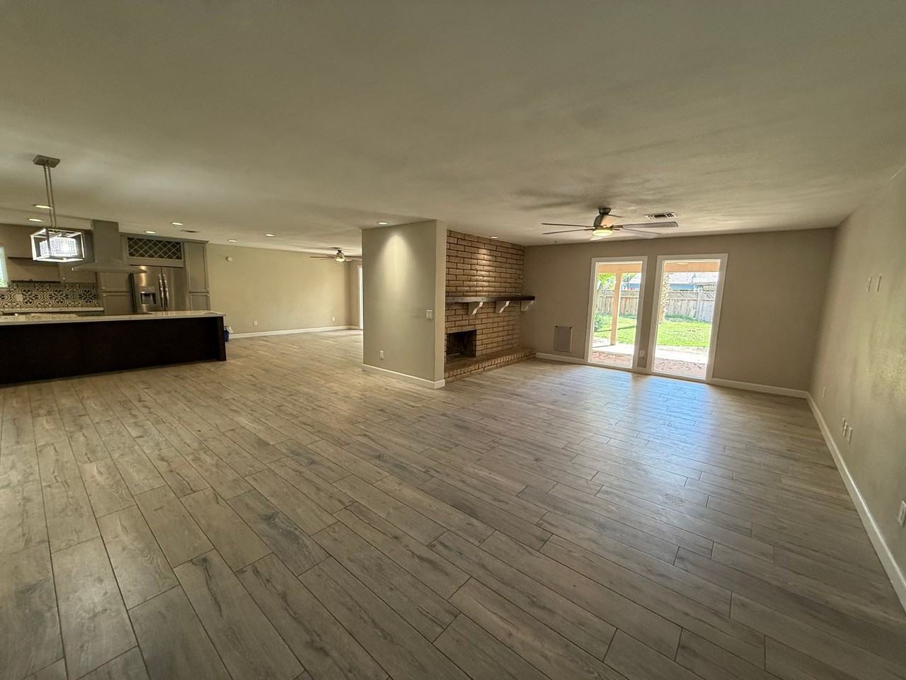 1181 S Hereford Ave - Photo 4 of 31