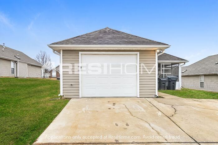 289 Village Dr - Photo 2 of 20