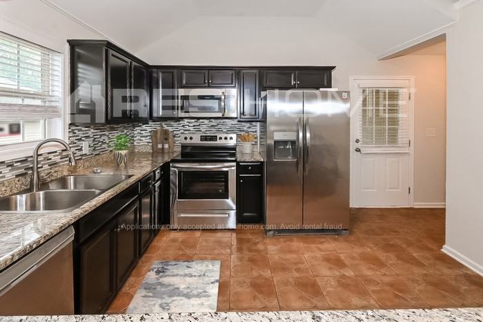 289 Village Dr - Photo 3 of 20
