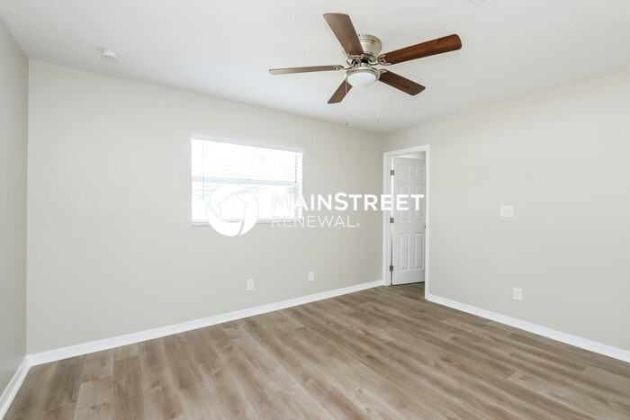 7113 N 50th St - Photo 6 of 15