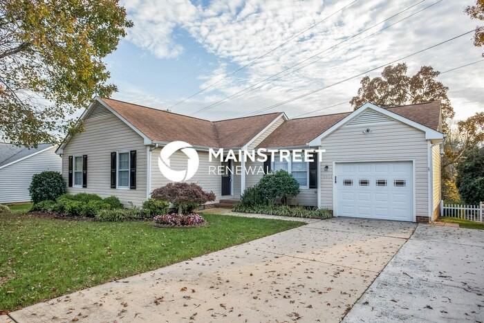 5701 Chinaberry Pl - Photo 2 of 15