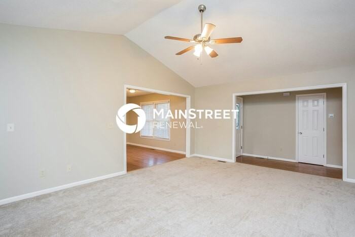 5701 Chinaberry Pl - Photo 4 of 15