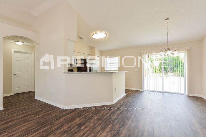 2924 Norwick St - Photo 3 of 22
