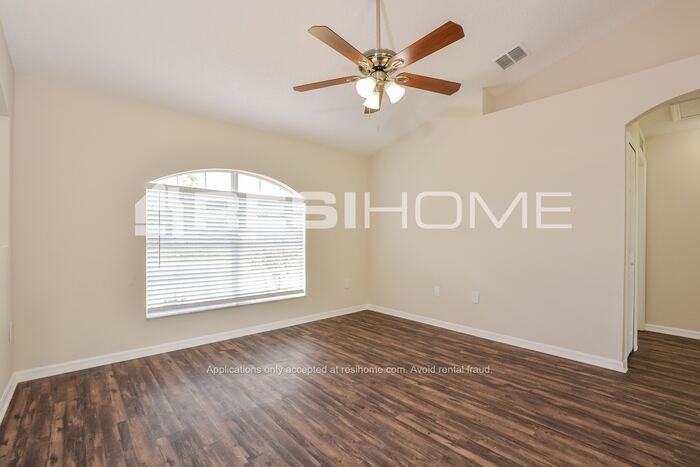 2924 Norwick St - Photo 4 of 22