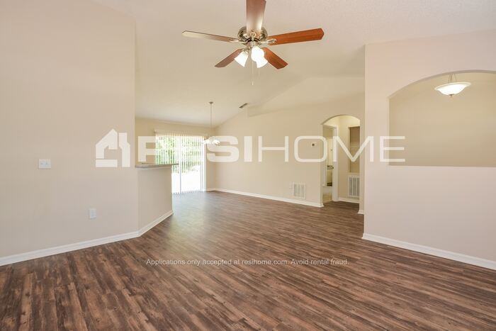 2924 Norwick St - Photo 7 of 22
