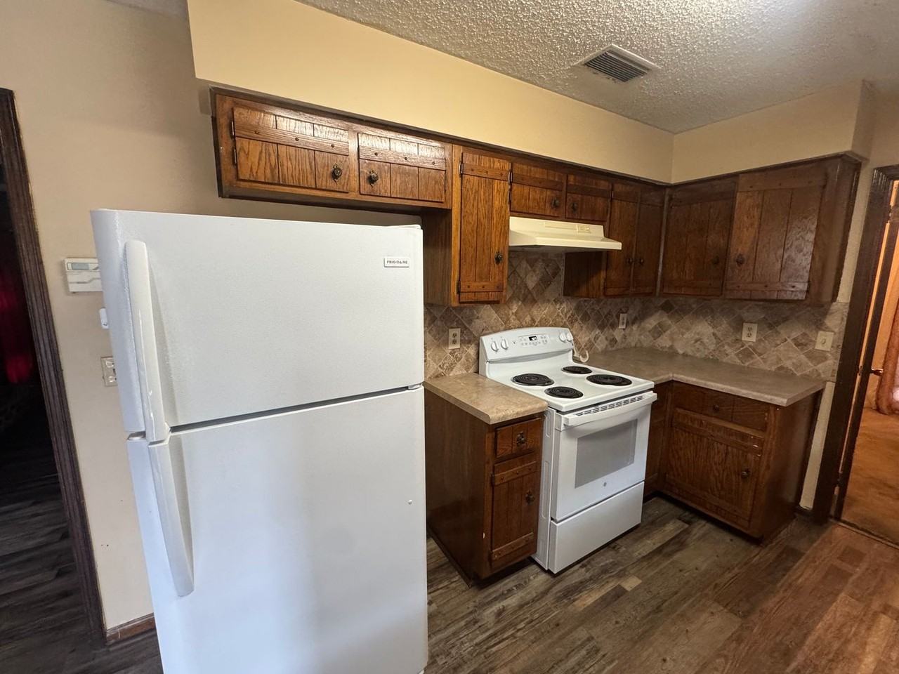 3324 Cross Creek Dr - Photo 3 of 19
