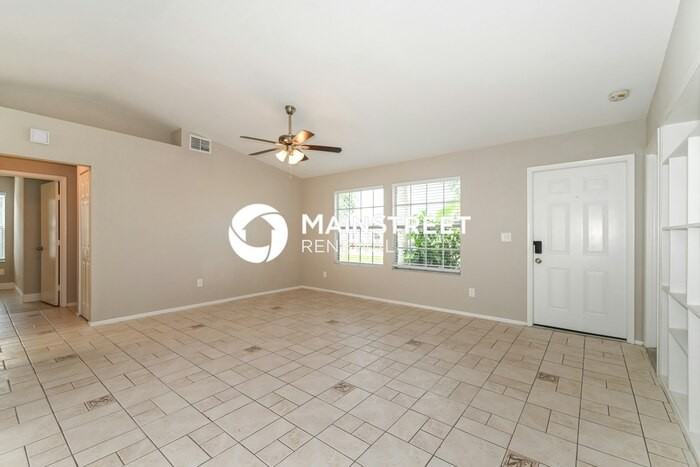 639 Ne Juanita Pl - Photo 3 of 15
