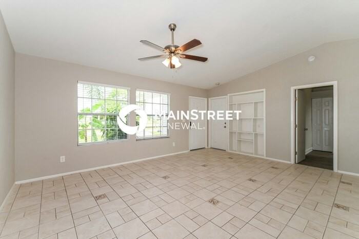 639 Ne Juanita Pl - Photo 5 of 15