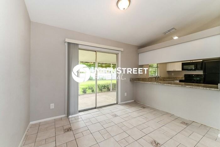 639 Ne Juanita Pl - Photo 6 of 15