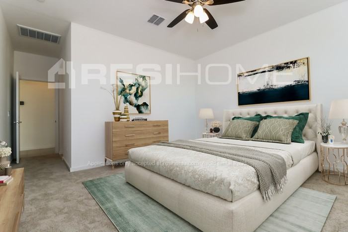 18030 W Pierson St - Photo 6 of 17