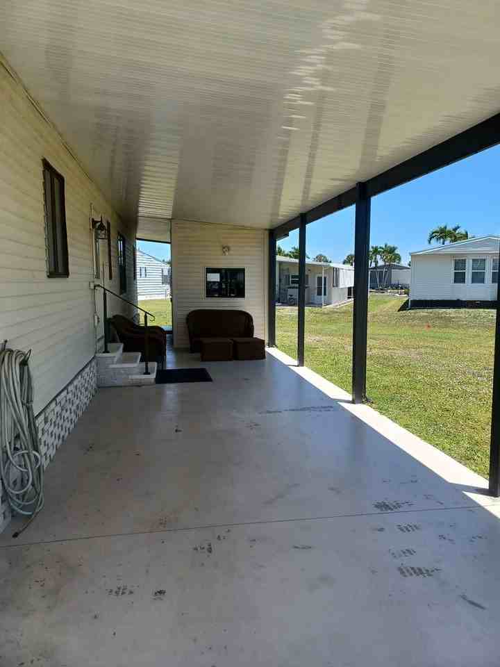 16209 Asheboro Ct - Photo 3 of 22