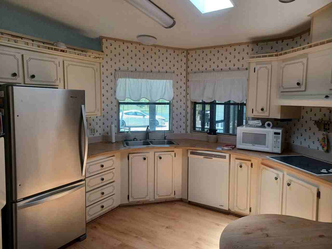 16209 Asheboro Ct - Photo 6 of 22