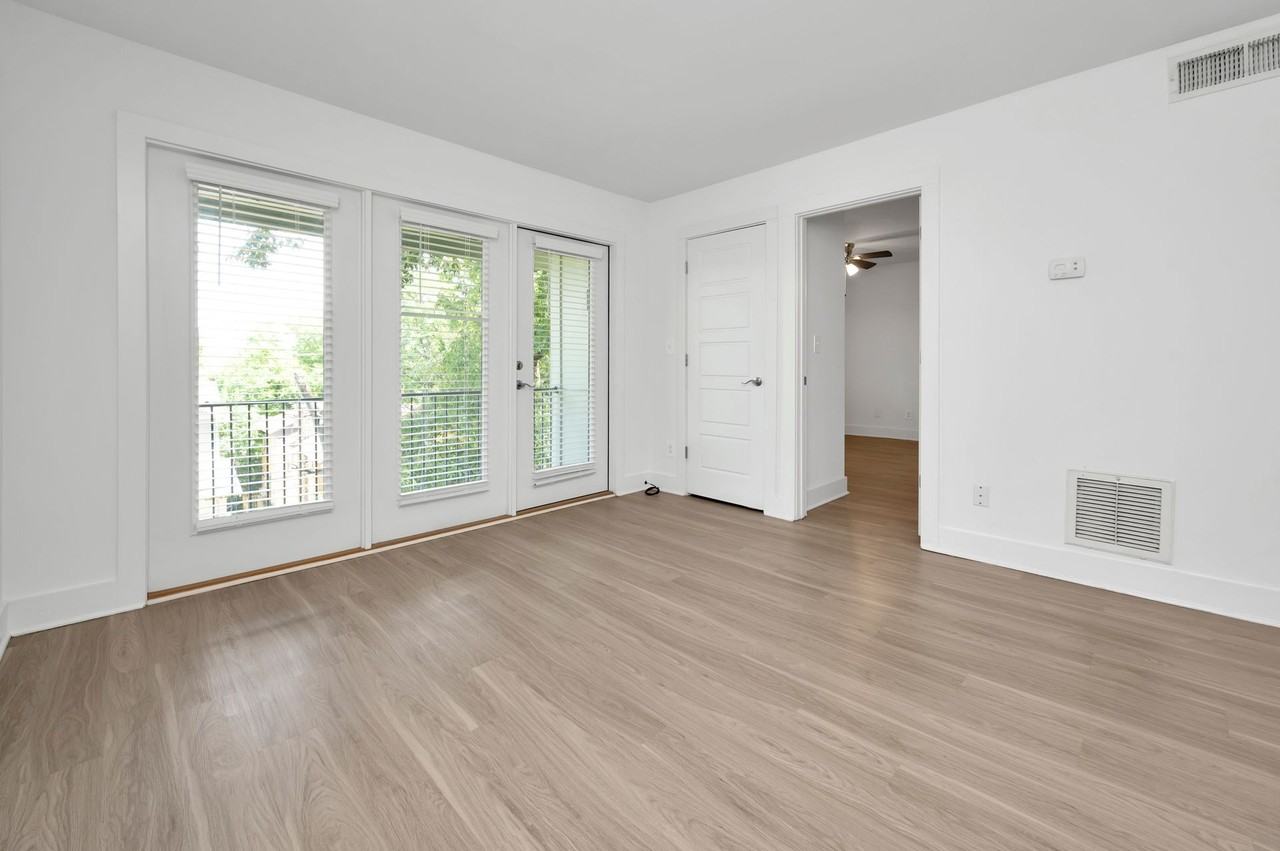 Towncrest Apartments - Photo 4 of 48
