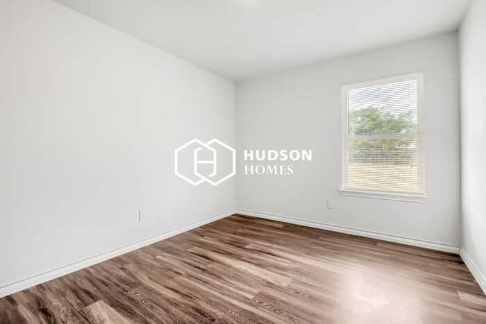 220 44th St #A - Photo 6 of 13