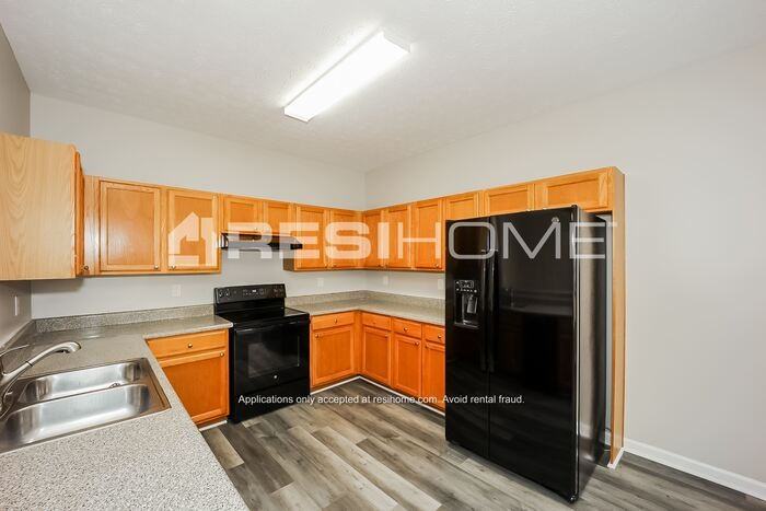 309 Kayla Ct - Photo 2 of 19