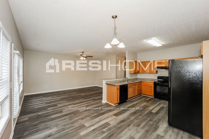 309 Kayla Ct - Photo 3 of 19