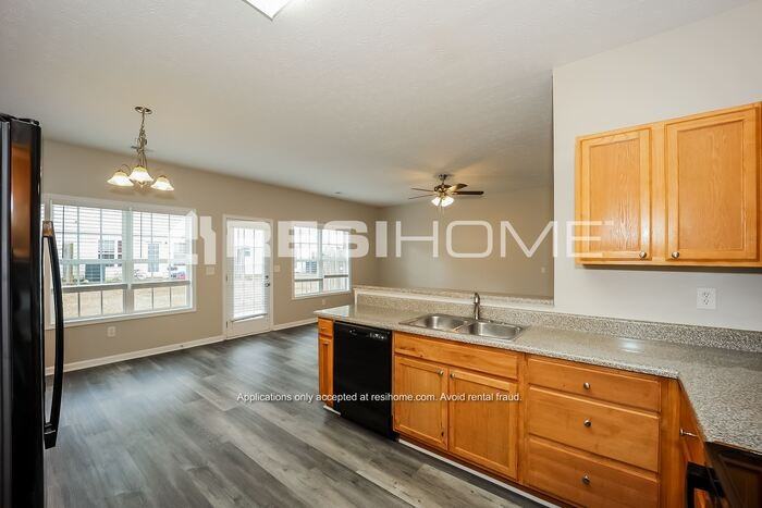 309 Kayla Ct - Photo 5 of 19
