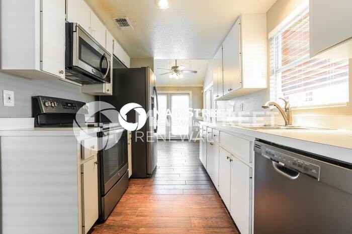 5150 Moeller Ave - Photo 7 of 17