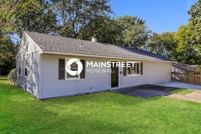 2307 Ne 59th St - Photo 3 of 16