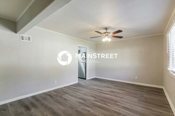 2307 Ne 59th St - Photo 4 of 16
