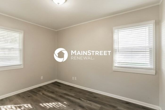 2307 Ne 59th St - Photo 6 of 16