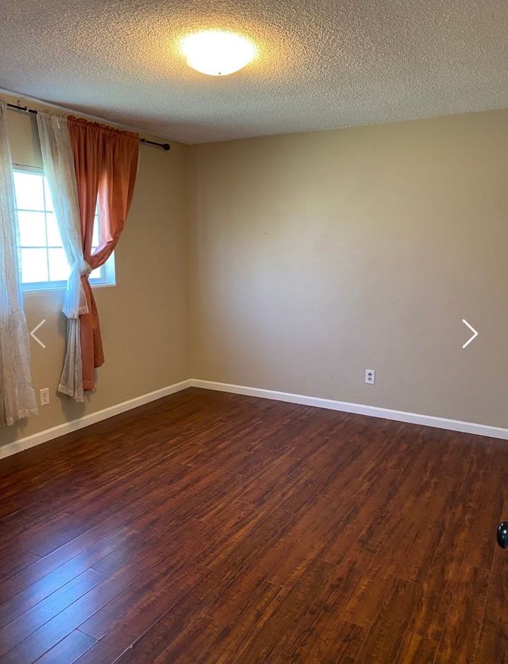 2601 Kadota St - Photo 7 of 8