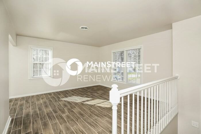 2 Chaucer Ct - Photo 6 of 17
