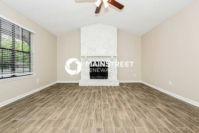 5704 Phillips Dr - Photo 3 of 16