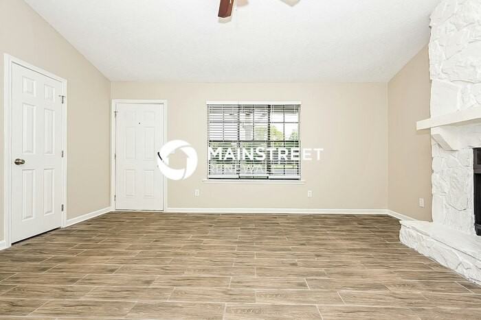 5704 Phillips Dr - Photo 4 of 16