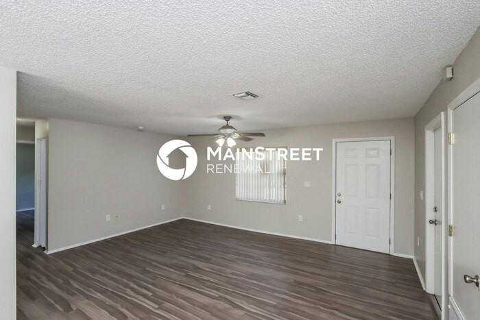 944 Kentucky Ave - Photo 5 of 16