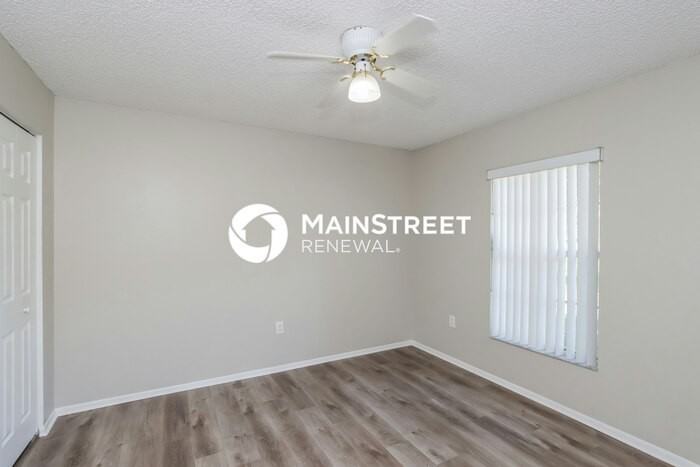 944 Kentucky Ave - Photo 7 of 16