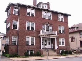 featured image of 124 S 7th St