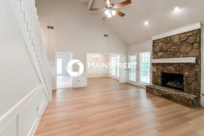 301 Locust Grove Dr - Photo 6 of 17