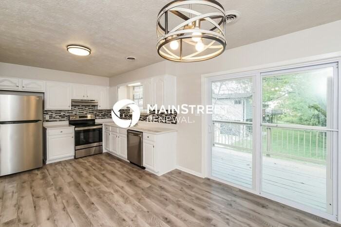 6540 W Garwood Cir - Photo 6 of 17