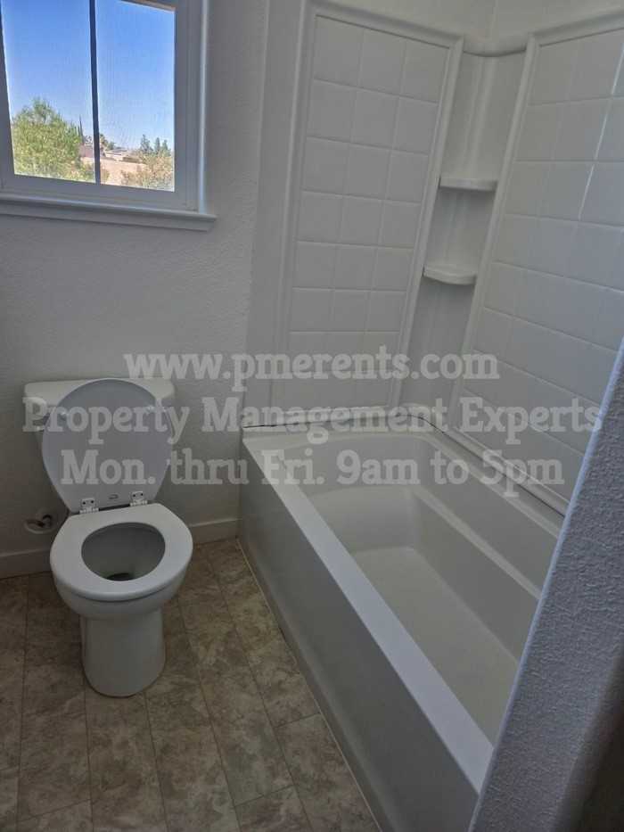 1171 Vesuvio St - Photo 2 of 11