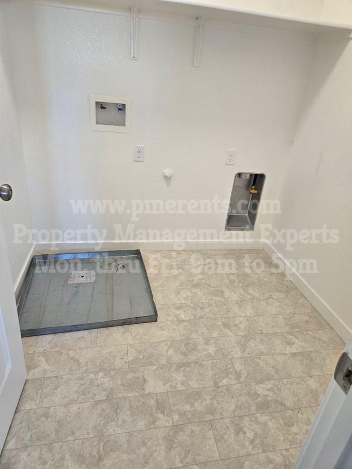 1171 Vesuvio St - Photo 4 of 11
