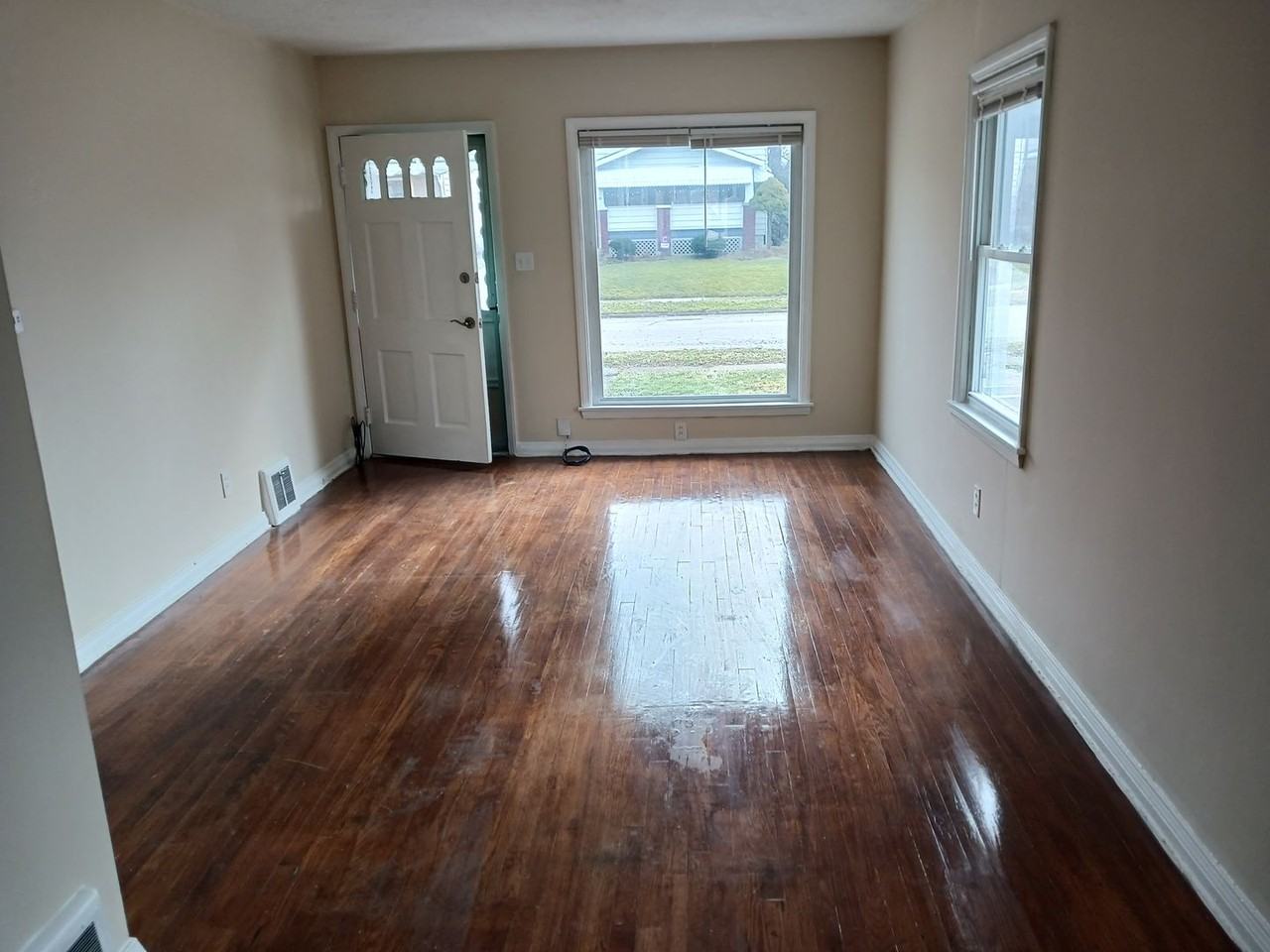 1832 15th St - Photo 2 of 12