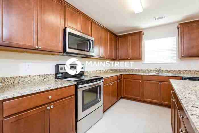 2611 Stinger Dr - Photo 5 of 15