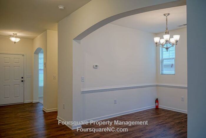 104 Peninsula Ct - Photo 4 of 31
