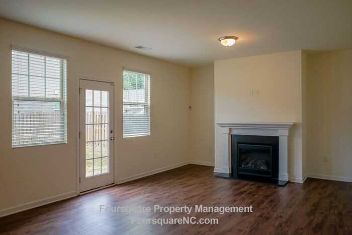 104 Peninsula Ct - Photo 6 of 31