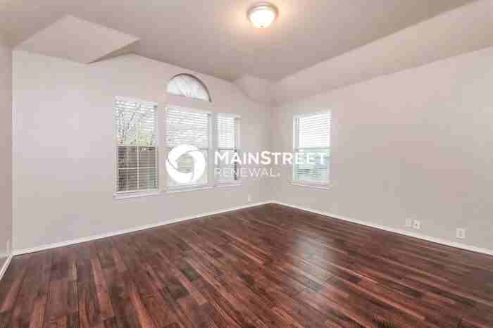 520 Welch Dr - Photo 2 of 18