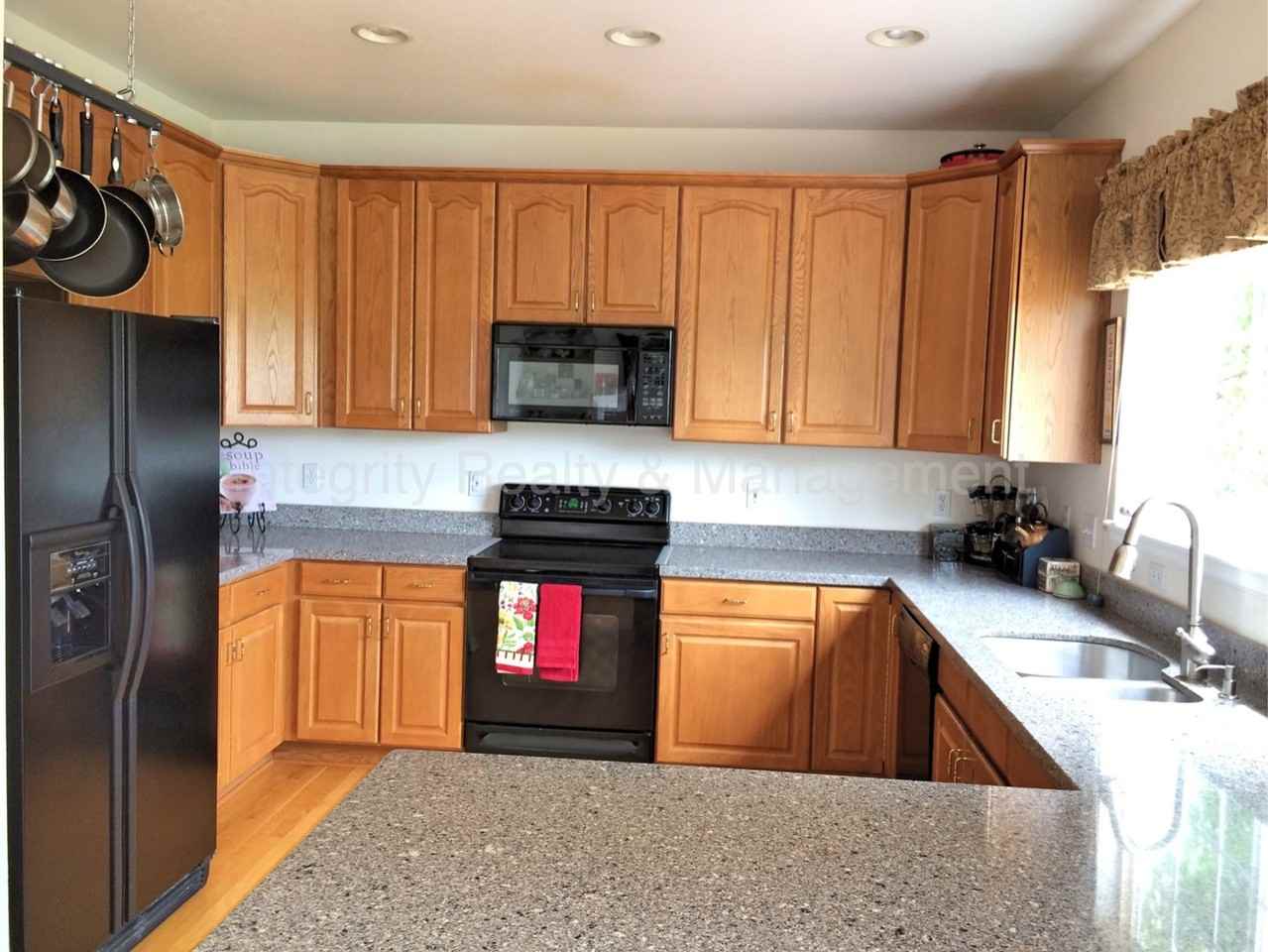 10088 Darwin Ln - Photo 6 of 24