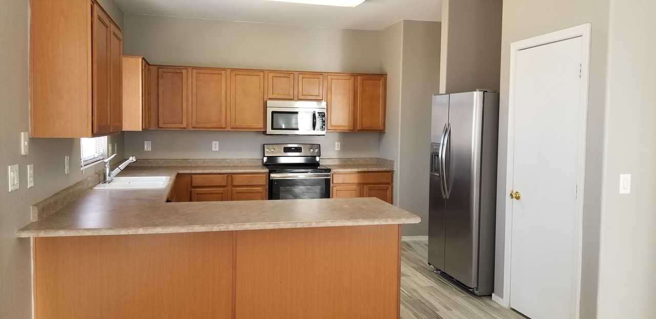 3834 W Carson Rd - Photo 2 of 17