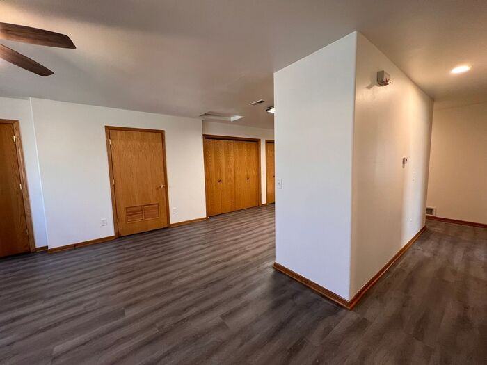 615 4th Ave #02 - Photo 3 of 18