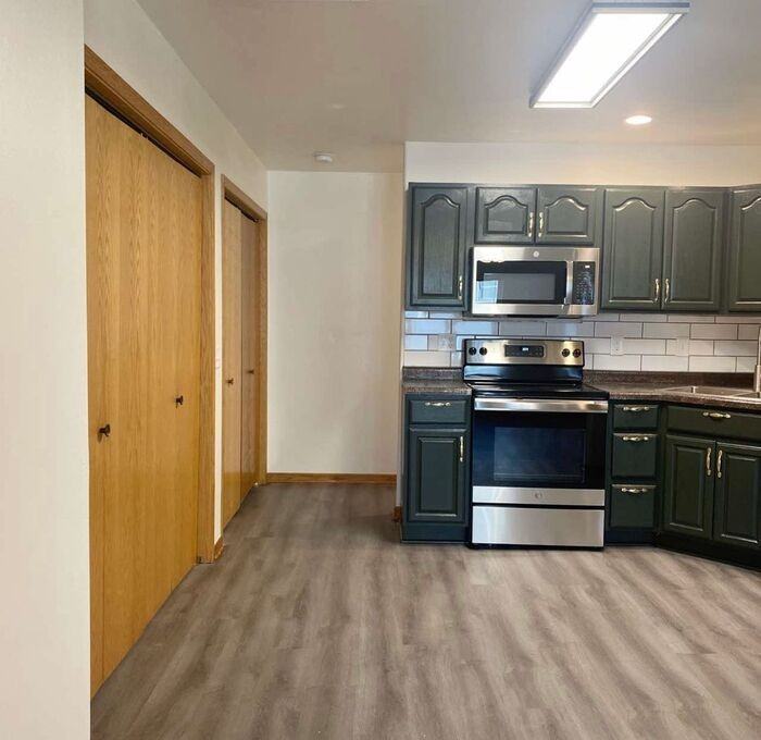 615 4th Ave #02 - Photo 6 of 18